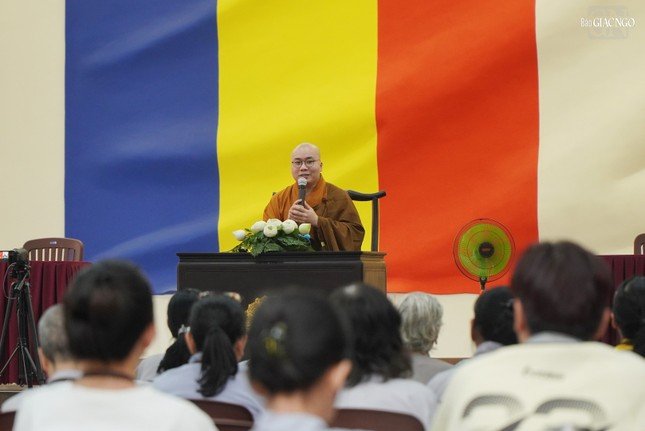 Đại đức Thích Tâm Đức thuyết giảng Phật pháp